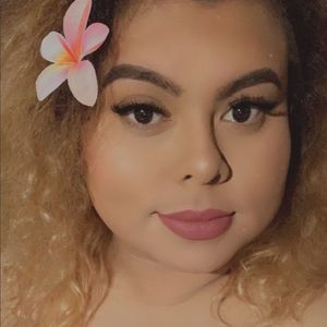 Meet your Posher, Elva